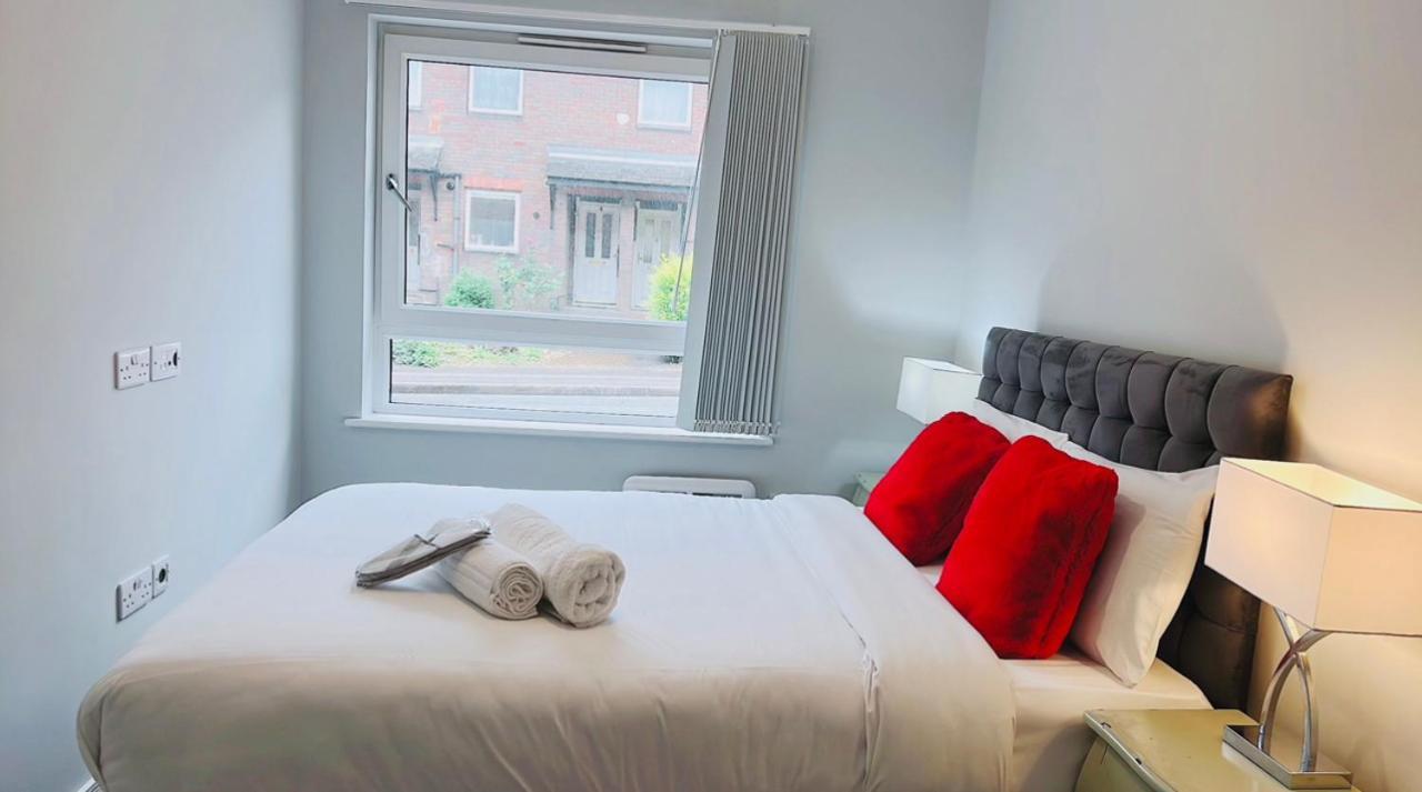 Mnitri Apartment Luton  Dış mekan fotoğraf