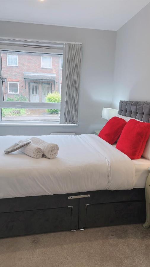 Mnitri Apartment Luton  Dış mekan fotoğraf