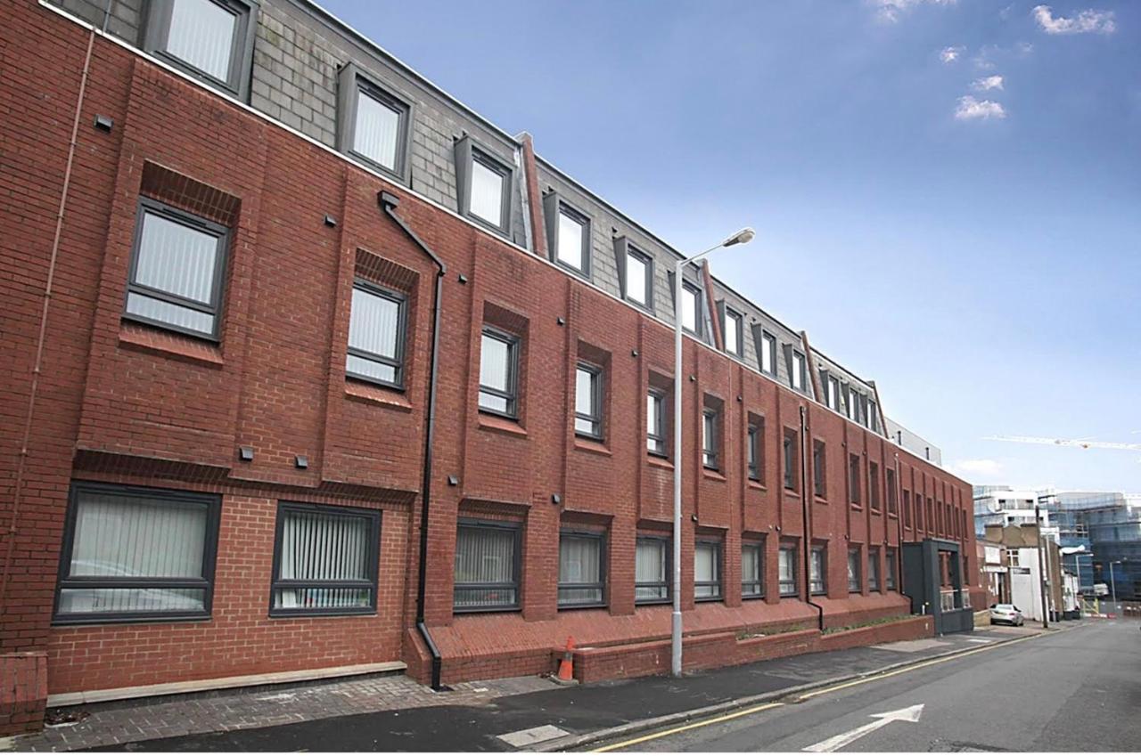 Mnitri Apartment Luton  Dış mekan fotoğraf